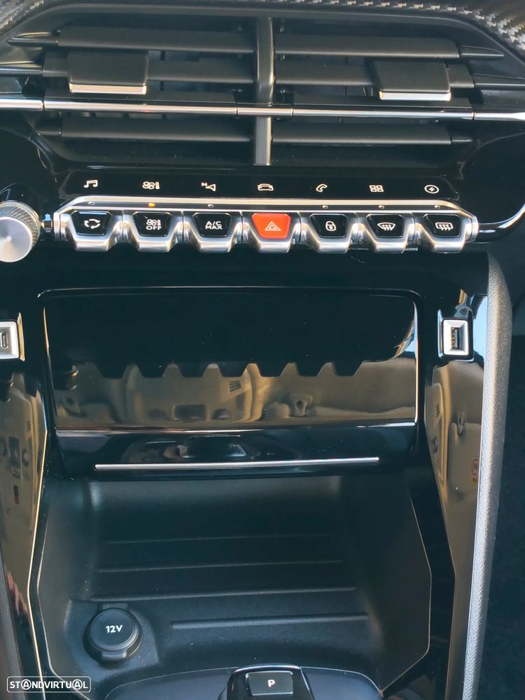 Peugeot e-2008 Allure Pack - 38