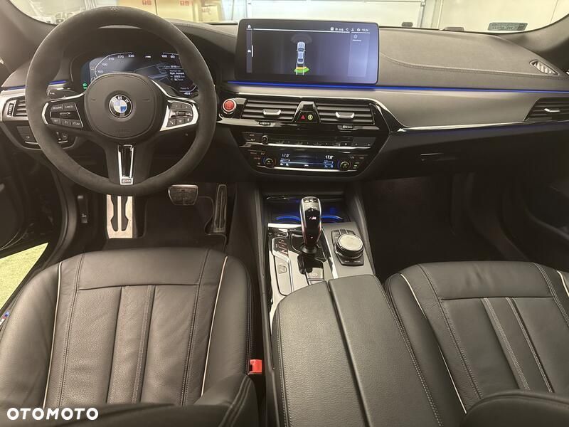 BMW Seria 5 530i mHEV - 23