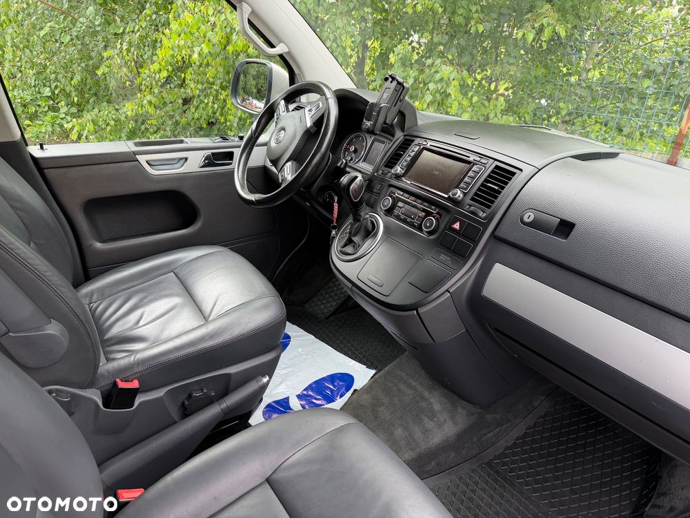 Volkswagen Multivan - 16
