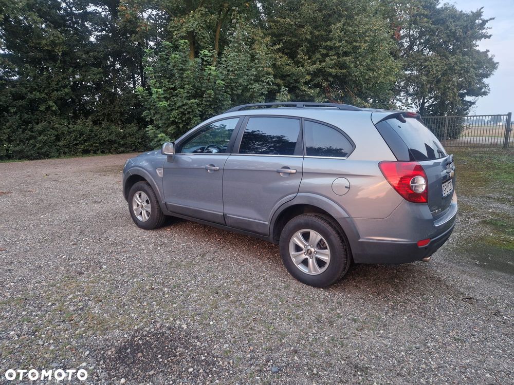 Chevrolet Captiva 2.4 LS - 3