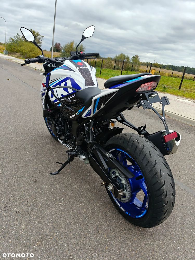 Suzuki GSX - 25
