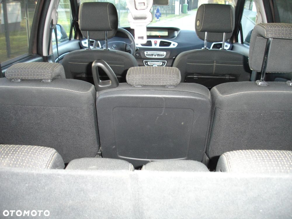 Renault Grand Scenic - 11