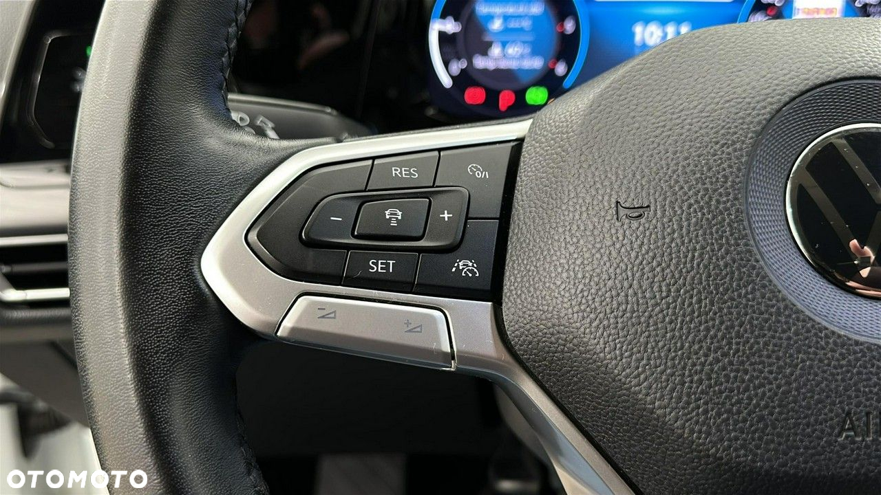 Volkswagen Golf - 24