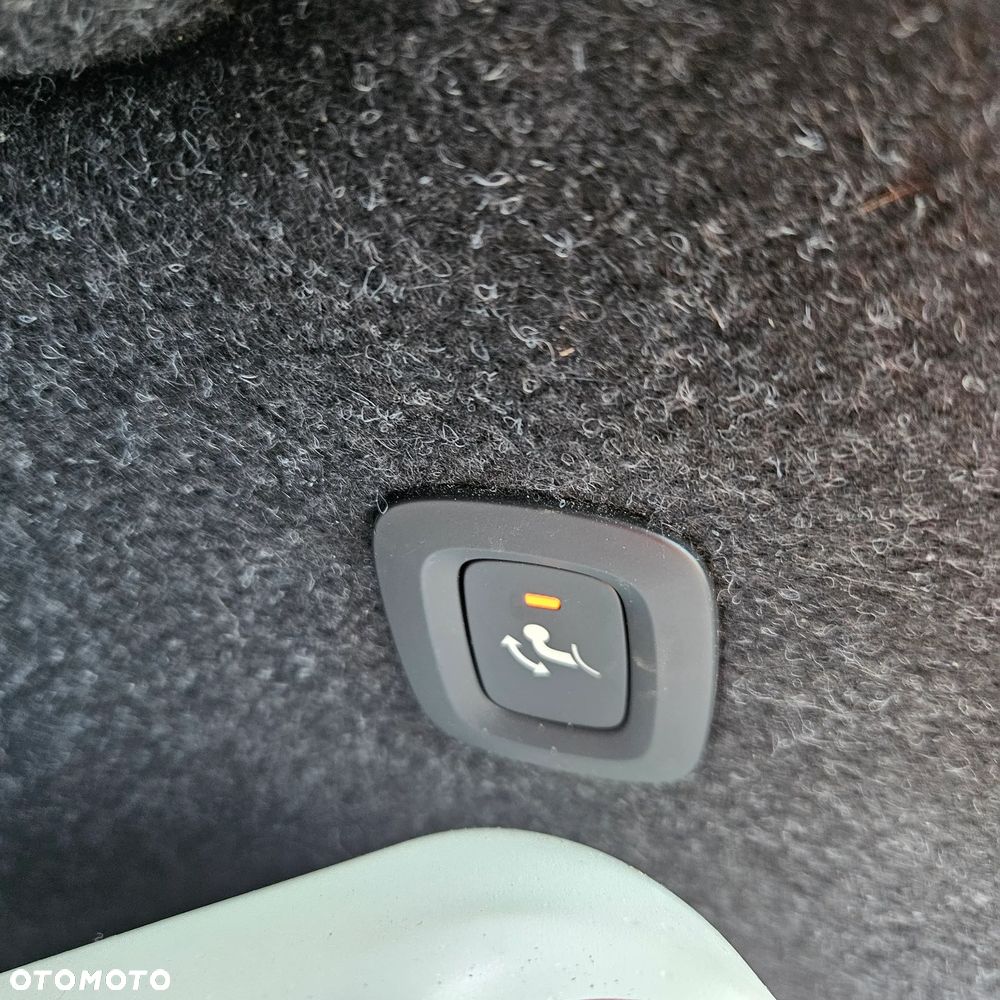 Volvo XC 40 T3 Momentum Pro - 23