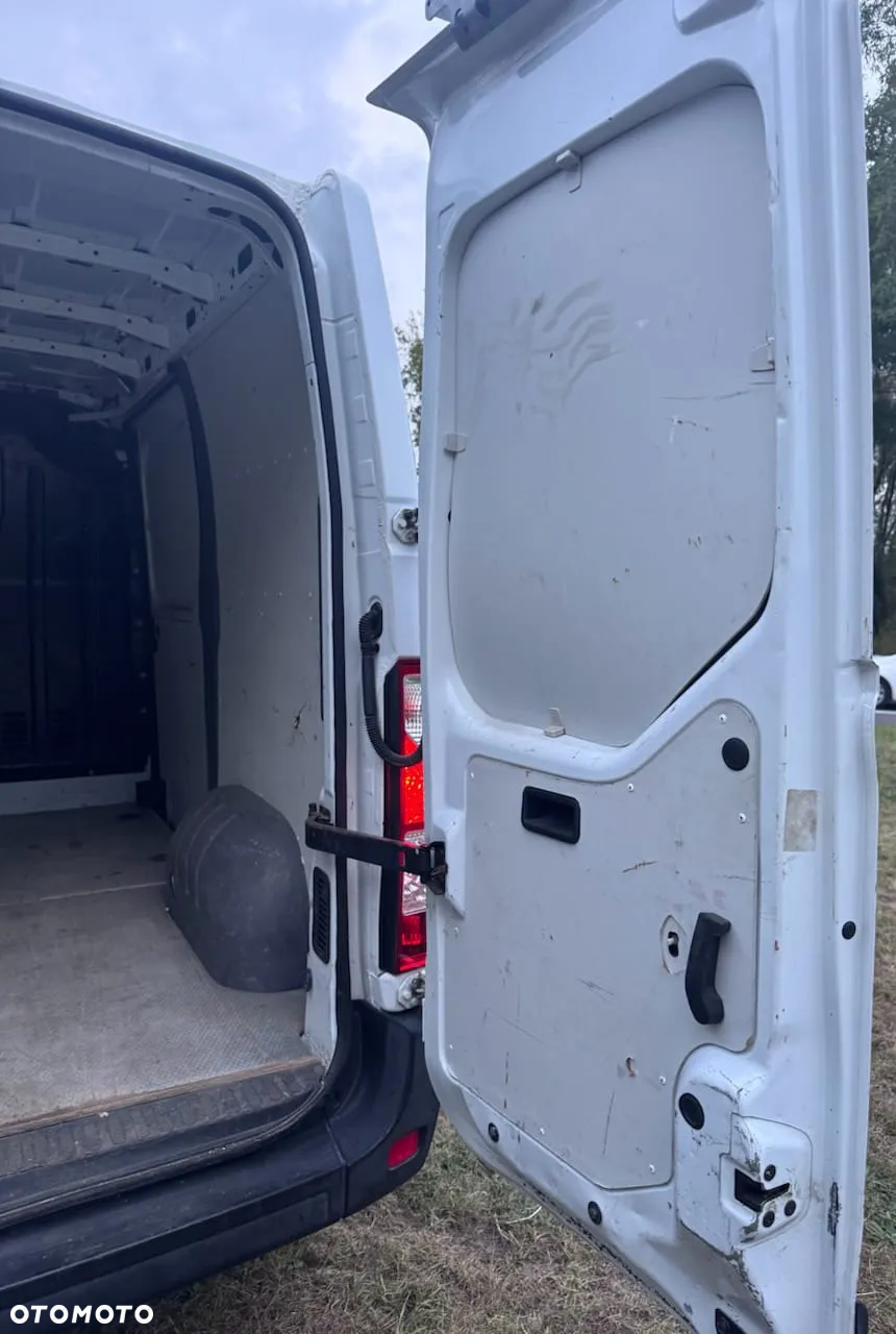 Nissan NV400 - 14
