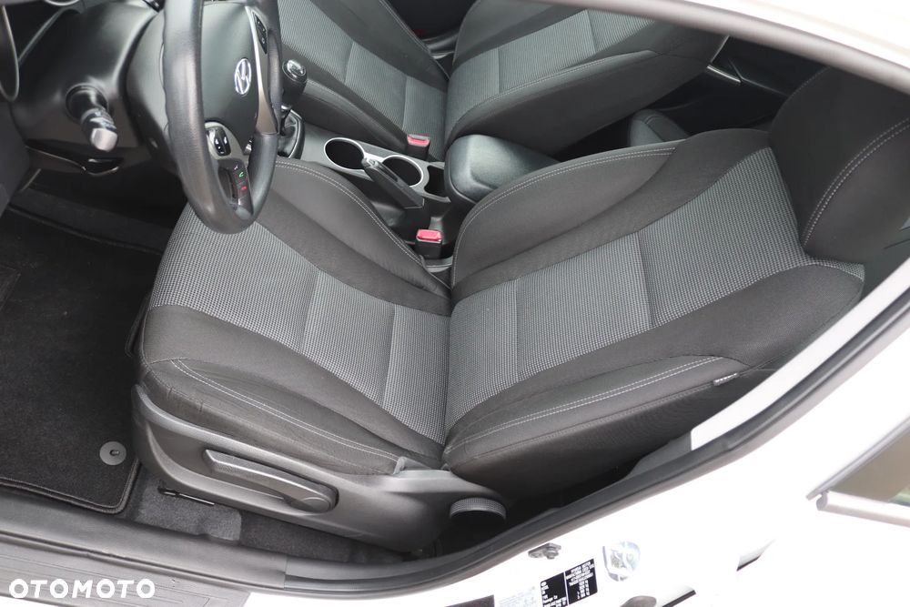 Hyundai i30 blue 1.4 Trend - 31