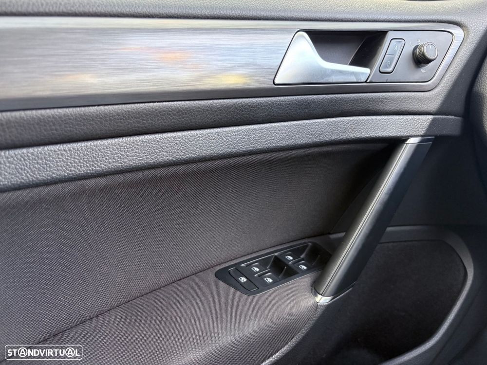 VW e-Golf AC/DC - 32