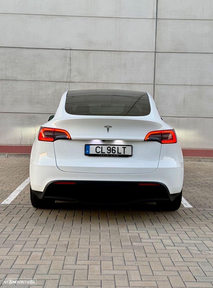 Tesla Model Y Long-Range RWD - 3