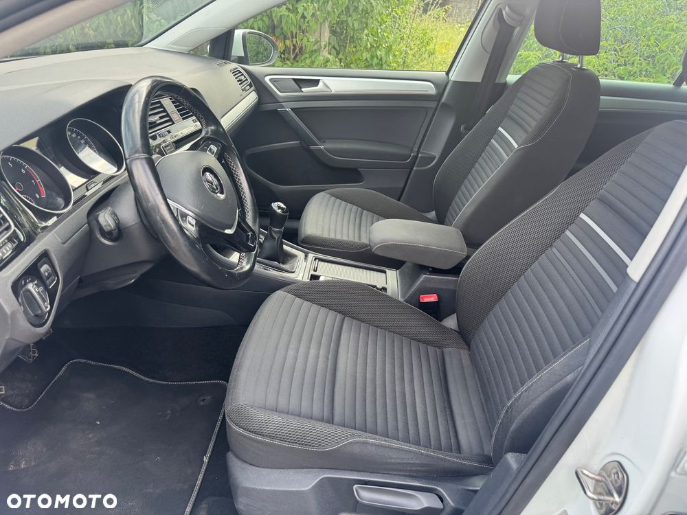 Volkswagen Golf 1.2 TSI BMT Trendline Perfectline - 16