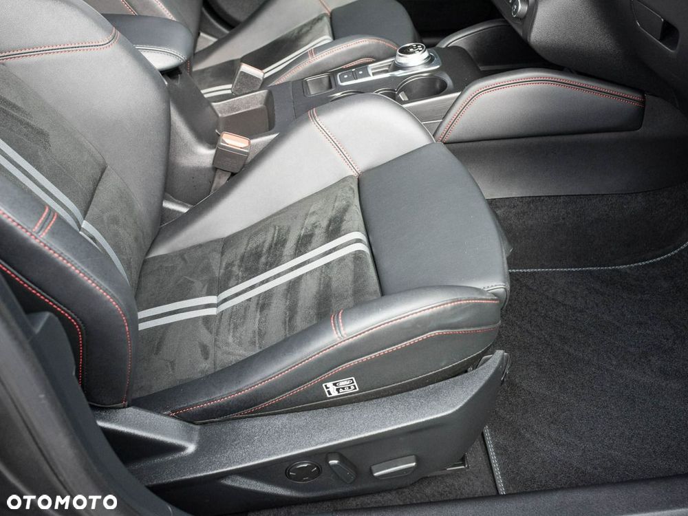 Ford Focus 2.3 EcoBoost S&S ST - 29