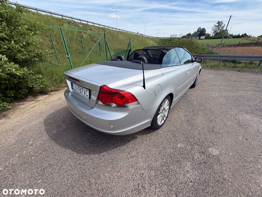 Volvo C70 2.4i Momentum - 4