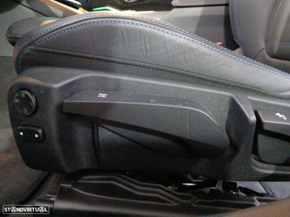 BMW 320 d Pack Desportivo M Auto - 13