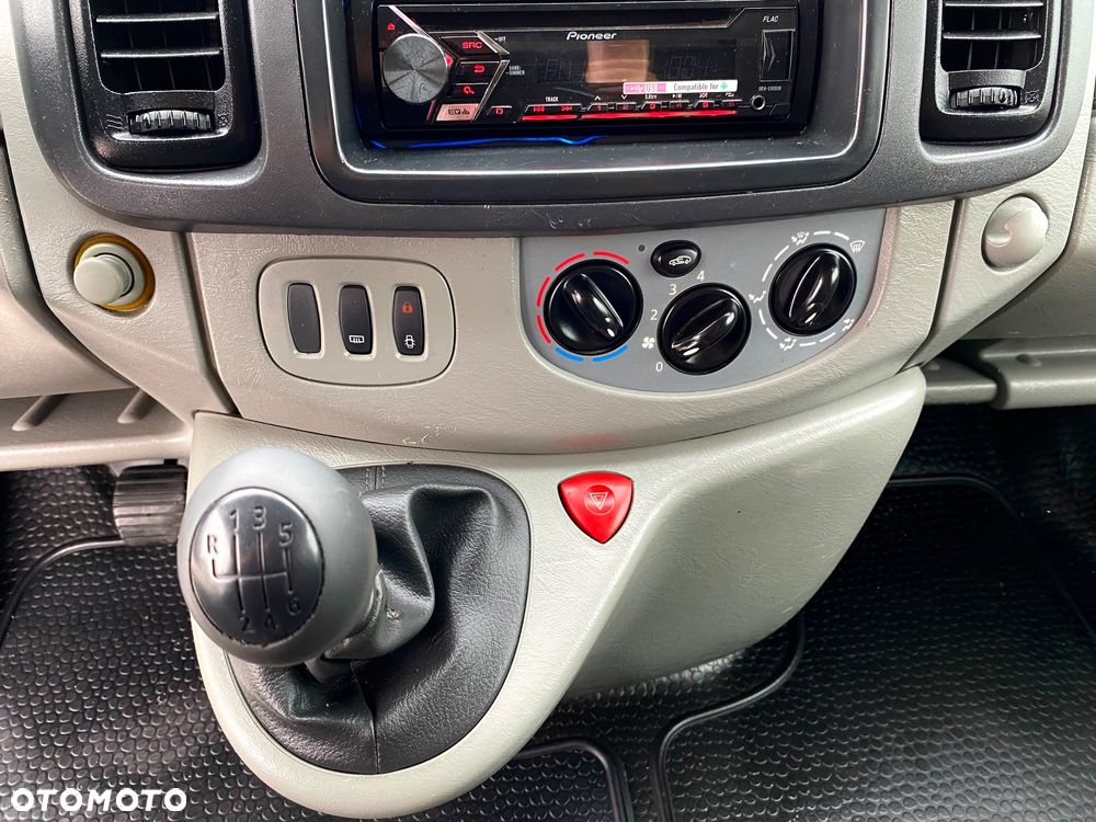 Opel Vivaro - 17