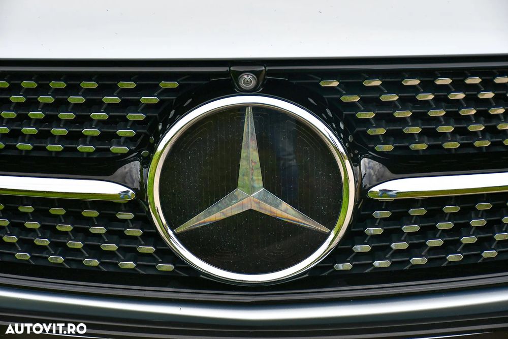 Mercedes-Benz E 300 de Aut. - 12