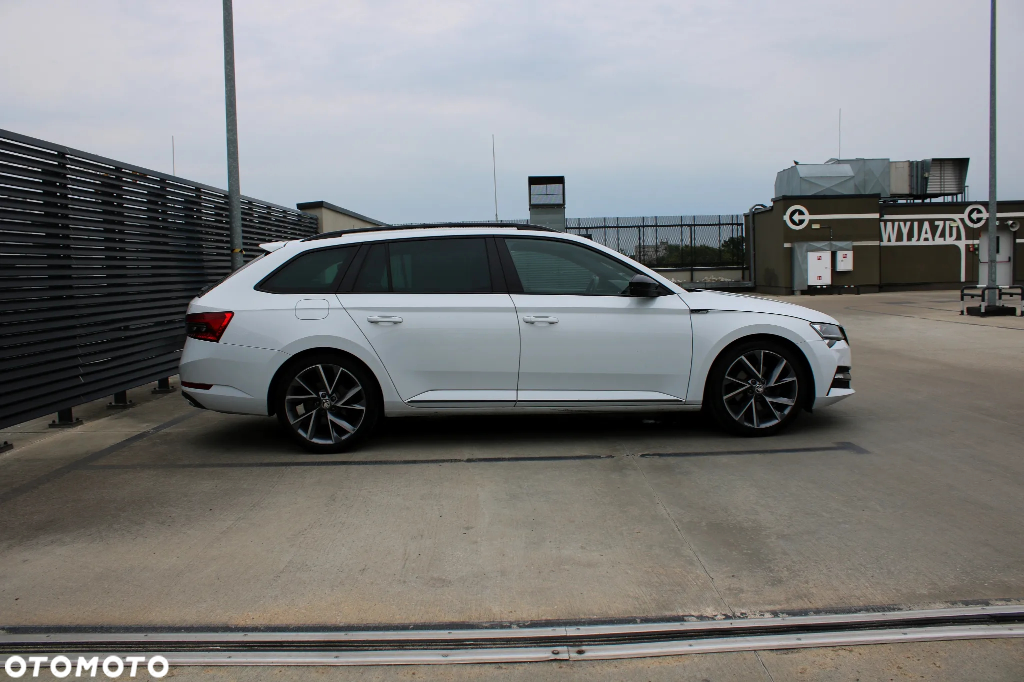 Skoda Superb 2.0 TDI SCR Style DSG - 26