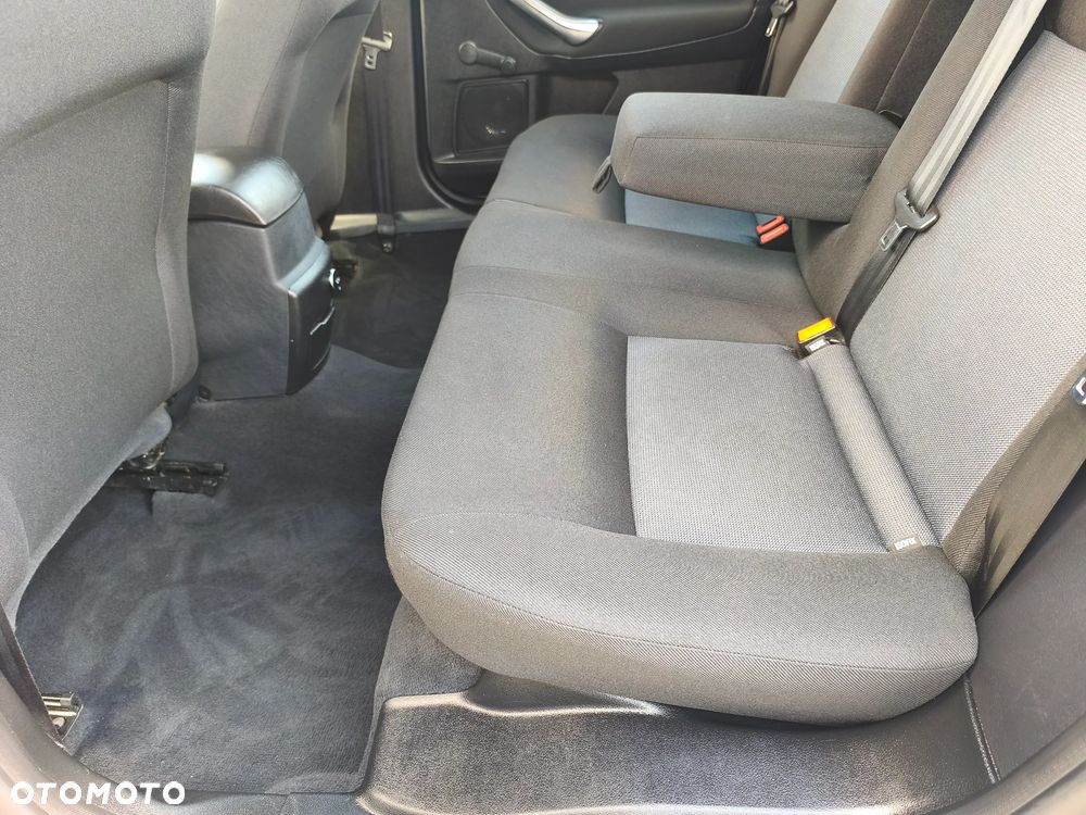 Ford Mondeo 1.6 TDCi Ambiente - 19