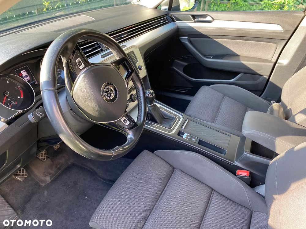 Volkswagen Passat - 20