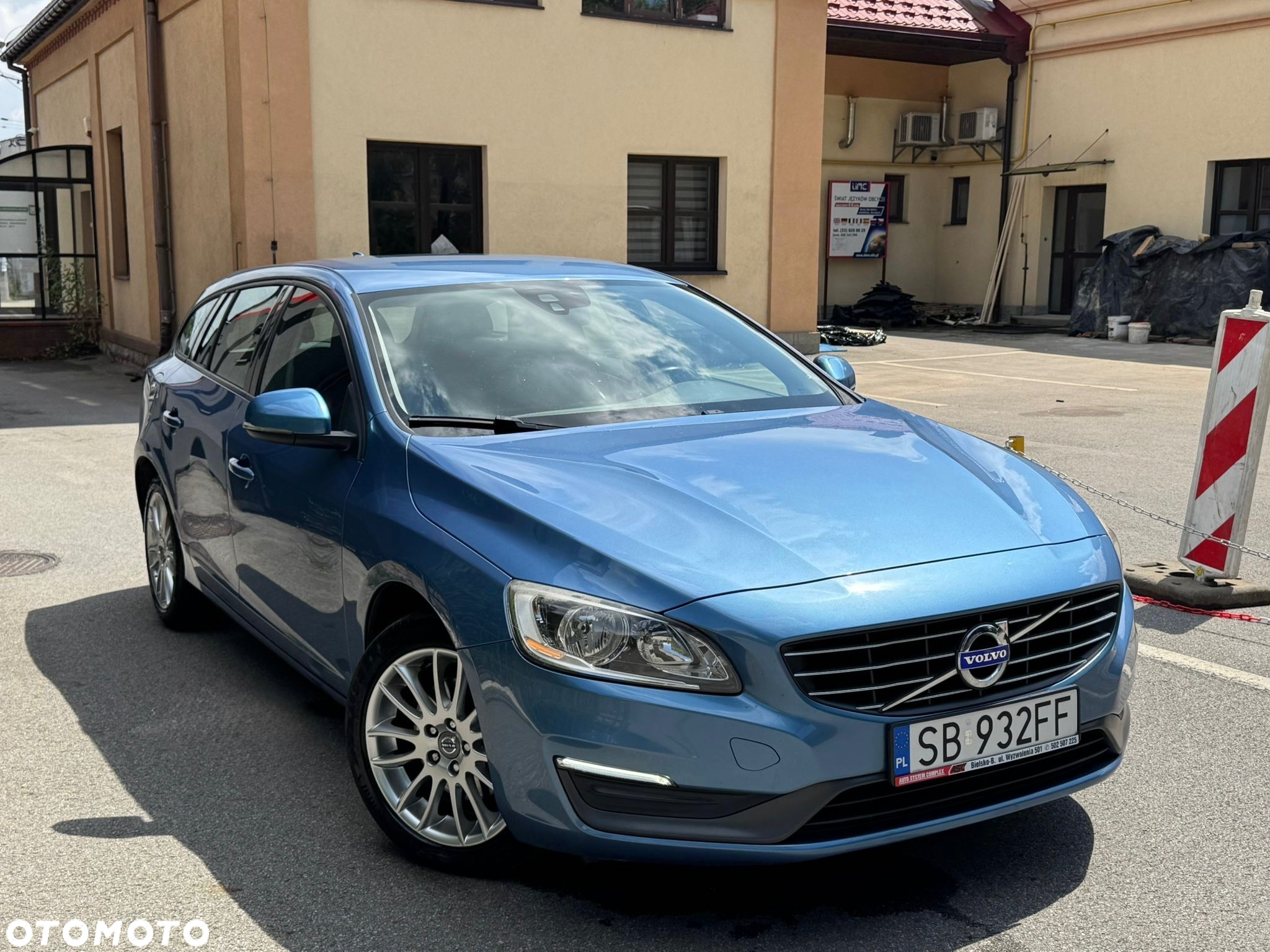 Volvo V60 D2 Momentum - 8