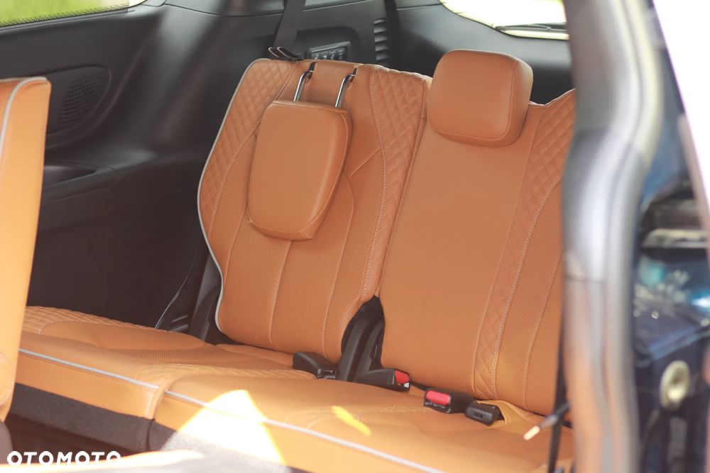 Chrysler Pacifica - 24