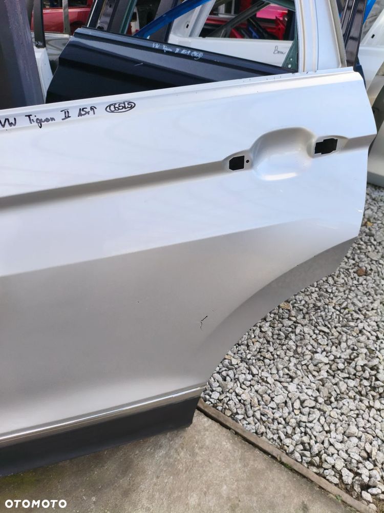 VW VOLKSWAGEN TIGUAN II 2015r- DRZWI LEWE TYLNE POZNAŃ GIEŁDA X221 - 2