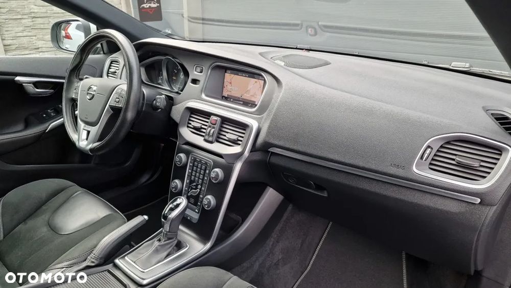 Volvo V40 T3 Geartronic RDesign - 26