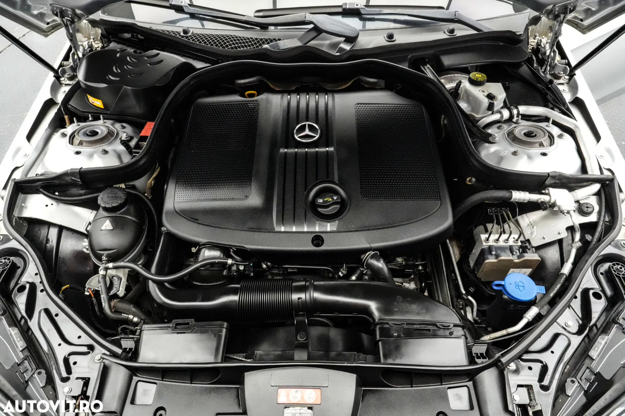 Mercedes-Benz E - 21