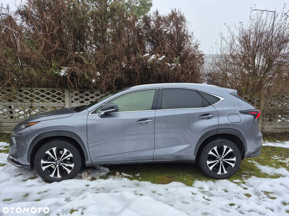 Lexus NX 300 F Impression AWD - 2