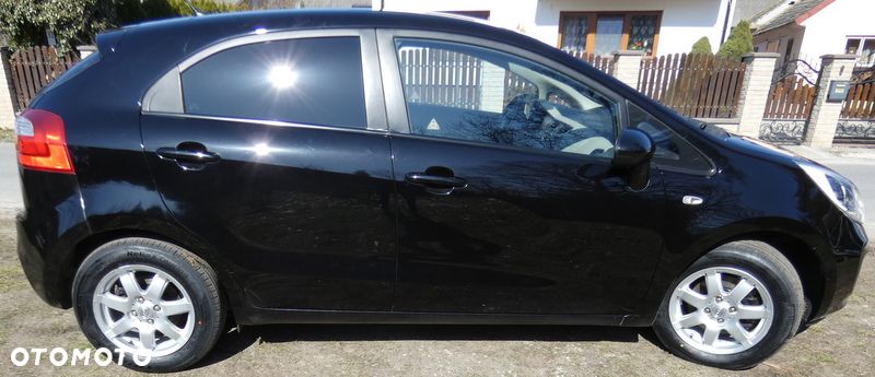 Kia Rio 1.2 Dream Team Edition - 3