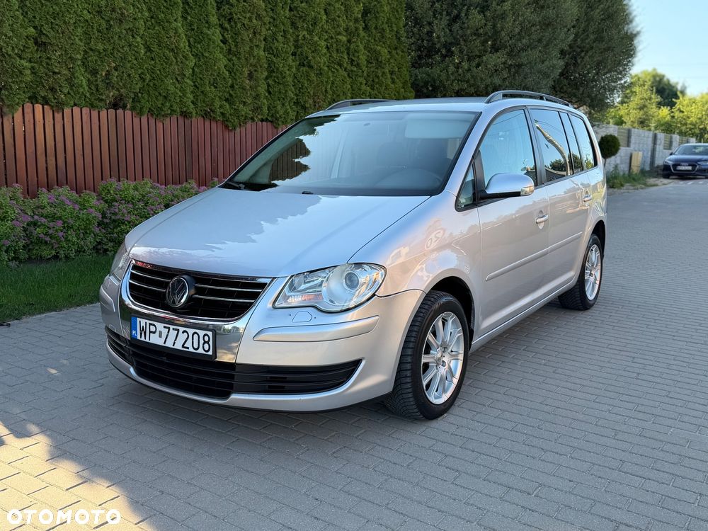 Volkswagen Touran 1.9 TDI DPF Blue Motion Highline - 9