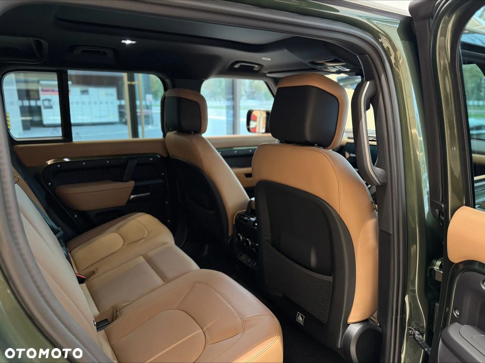 Land Rover Defender - 23