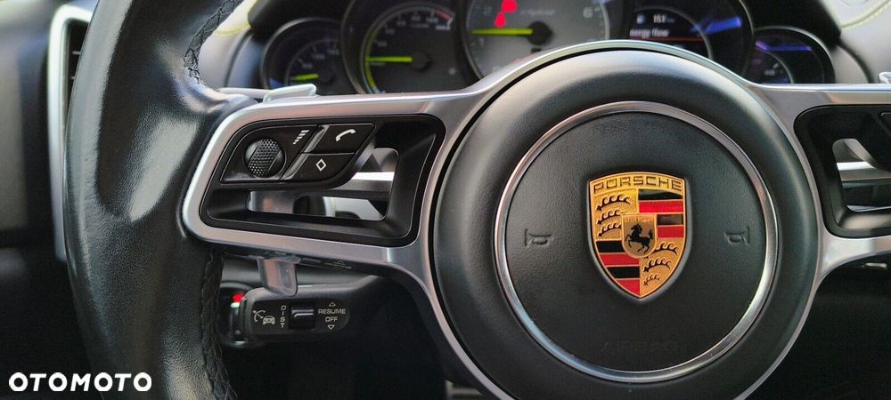 Porsche Cayenne - 23