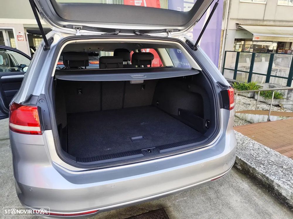 VW Passat Variant 2.0 TDI Confortline DSG - 13