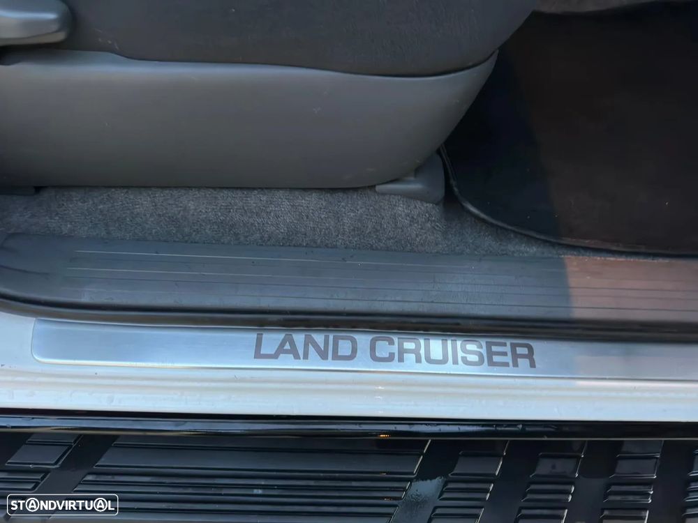 Toyota Land Cruiser Prado - 19