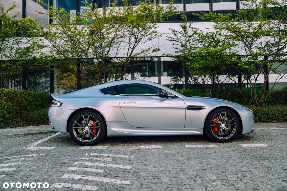 Aston Martin V8 Vantage 4,7 SportShift - 26