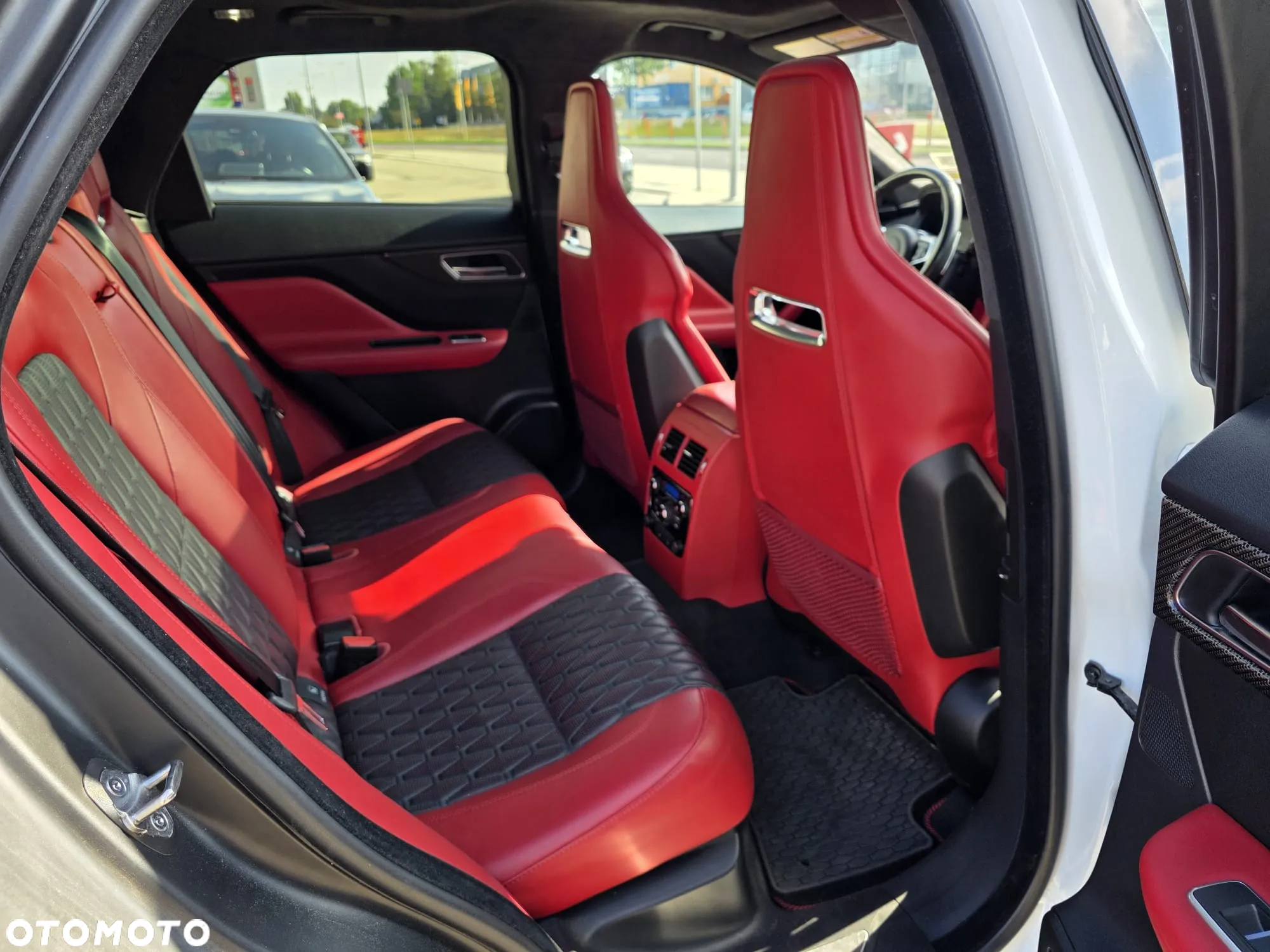 Jaguar F-Pace - 21