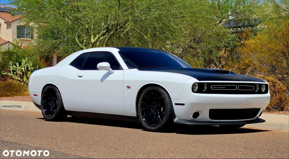 Dodge Challenger - 2