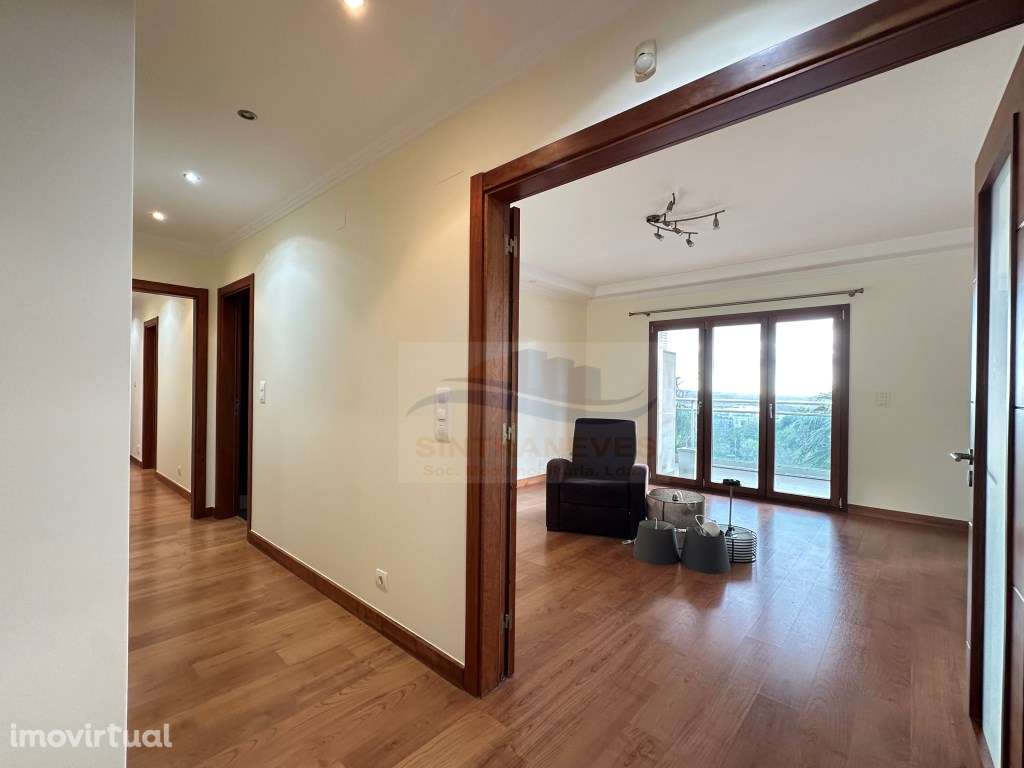 Luxuoso T4 na zona mais privilegiada da Amadora- Vila Chã - Grande imagem: 5/37