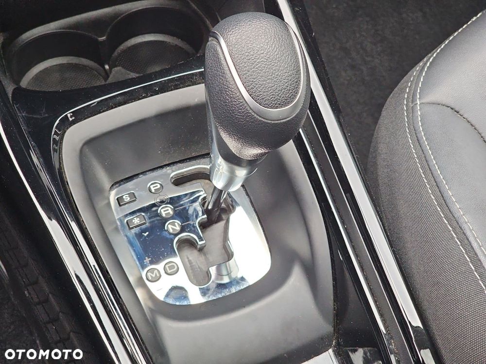 Peugeot 2008 1.2 Pure Tech GPF Allure S&S EAT6 - 28