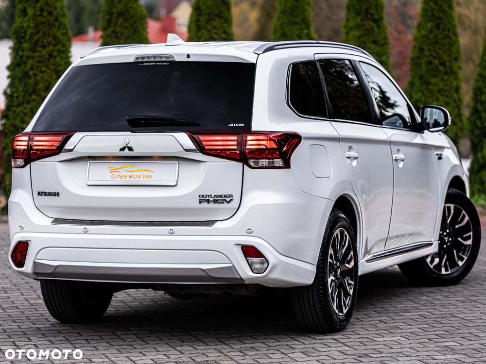 Mitsubishi Outlander 2.0 4WD Plug-In Hybrid Plus - 5