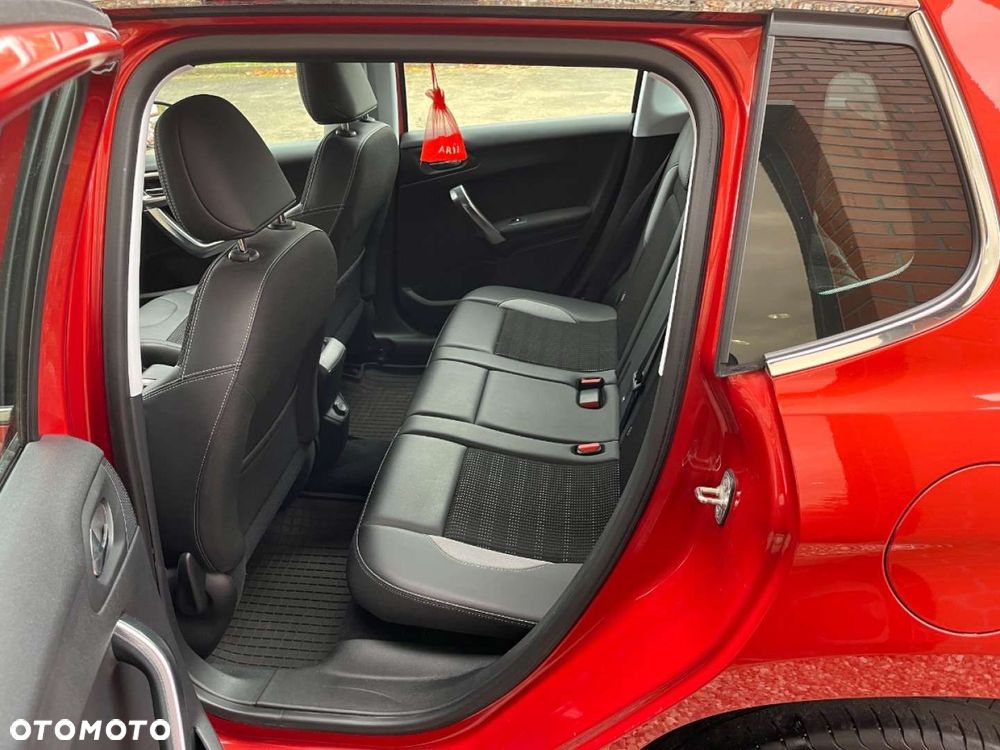 Peugeot 2008 1.2 Pure Tech Allure S&S - 26