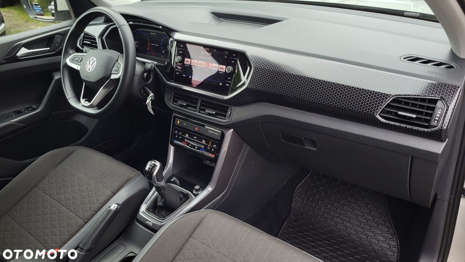 Volkswagen T-Cross - 17