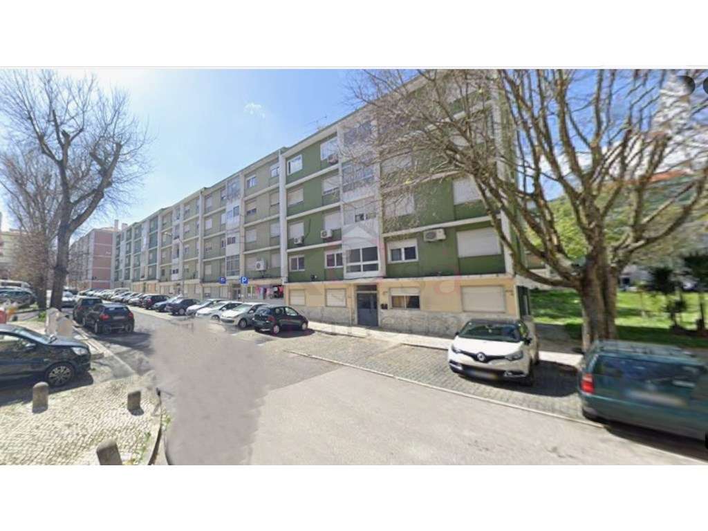 Apartamento T2 R/C em Benfica! - Grande imagem: 2/12