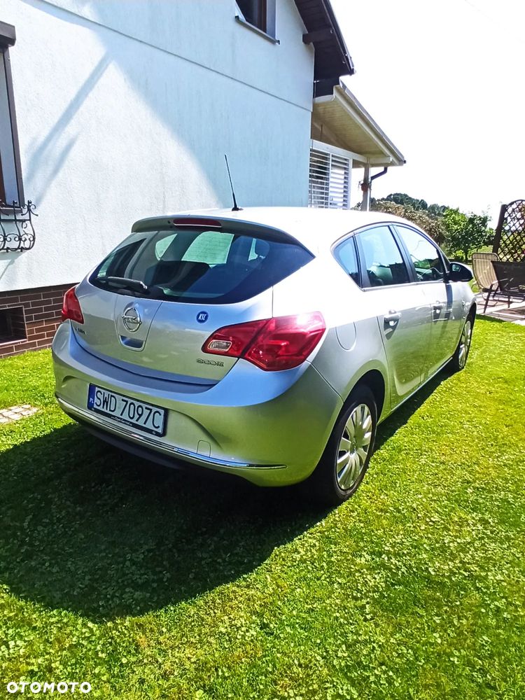 Opel Astra 1.4 EcoFLEX Cosmo - 3