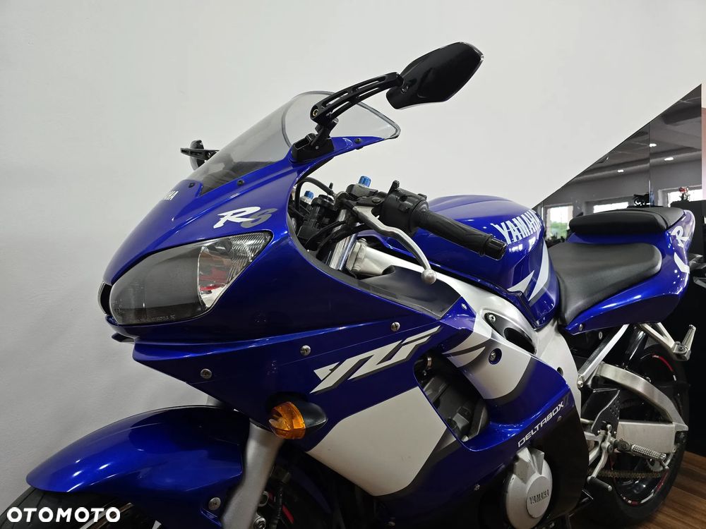 Yamaha R6 - 6