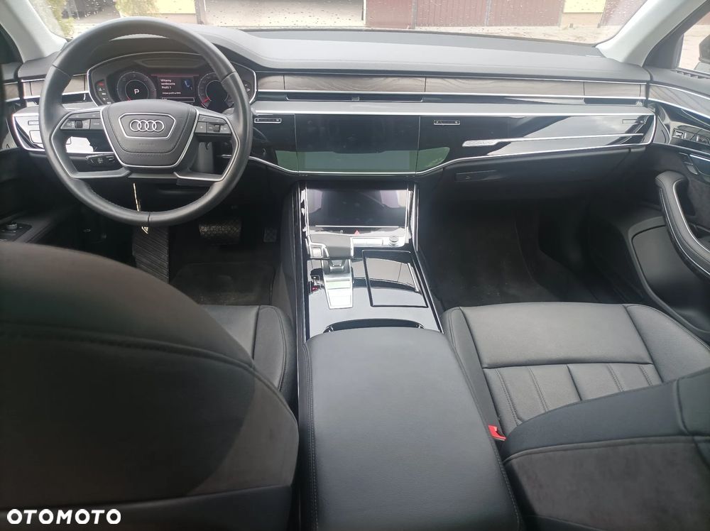 Audi A8 - 7
