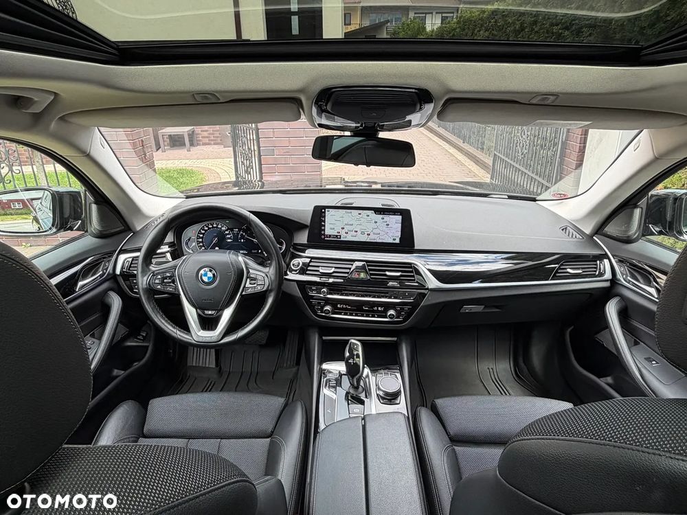 BMW Seria 5 520d Sport Line - 6