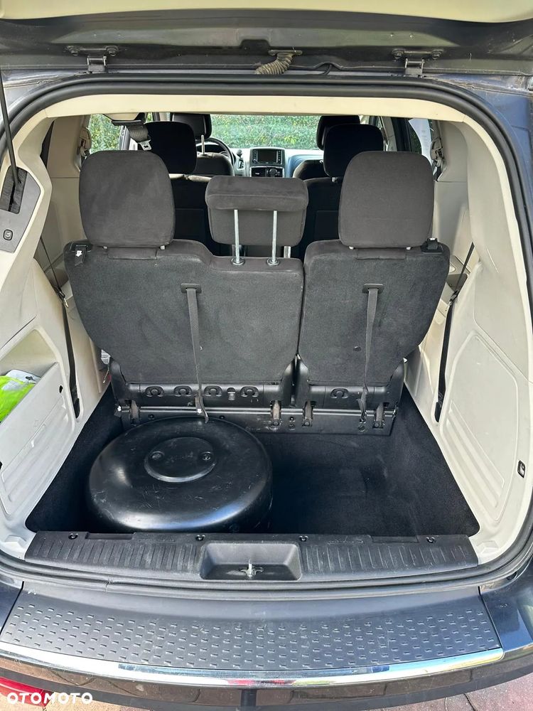 Dodge Grand Caravan - 16