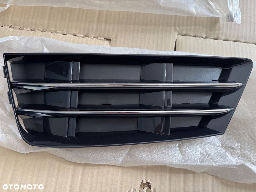 Audi A4  B9 lift kratka zderzaka lewa lub prawa