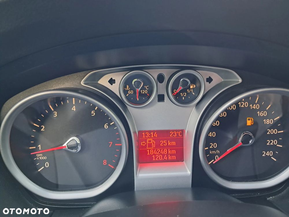 Ford Focus 1.6 16V Ambiente - 14