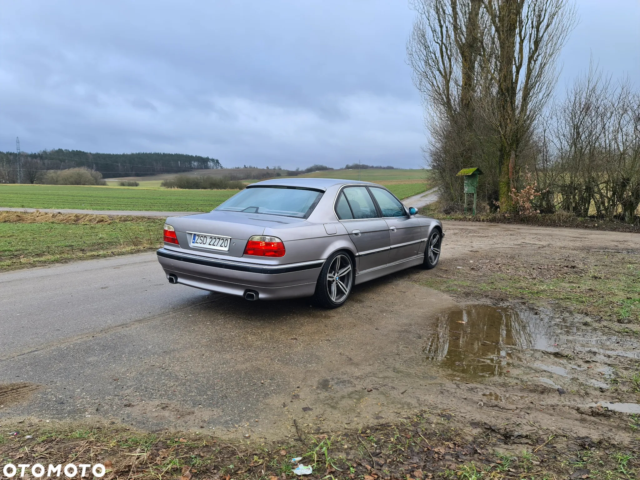 BMW Seria 7 740i V8 - 4